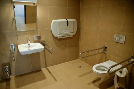 Photo no. 7 (13)
                                                         Toaleta dostępna dla osób z niepełnosprawnościami w CWD
                            